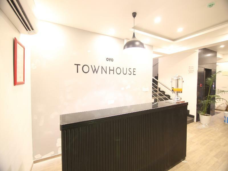 ホテル Oyo タウンハウス 106 エアポート ロード Yelahanka エクステリア 写真